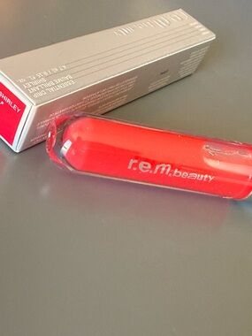 r.e.m. beauty Lip Gloss - Shirley